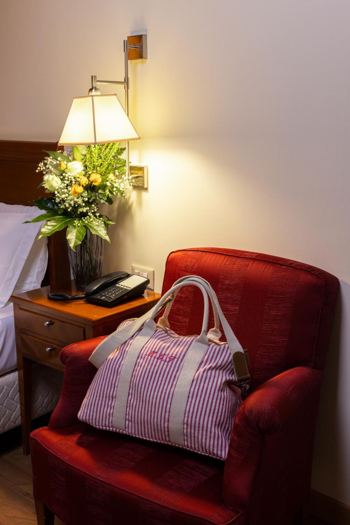 Hotel Venice Resort Airport Tessera Bagian luar foto