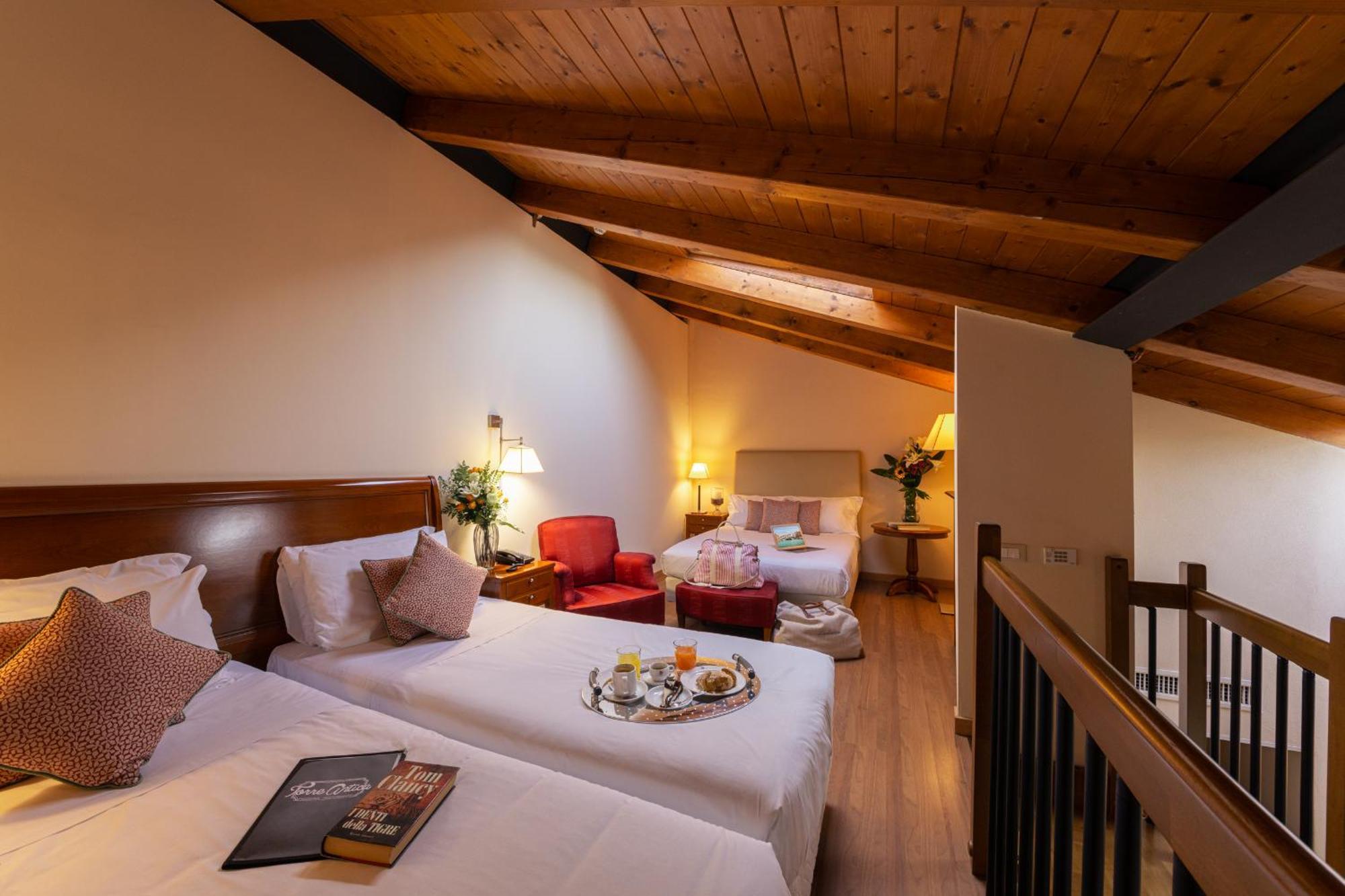 Hotel Venice Resort Airport Tessera Bagian luar foto