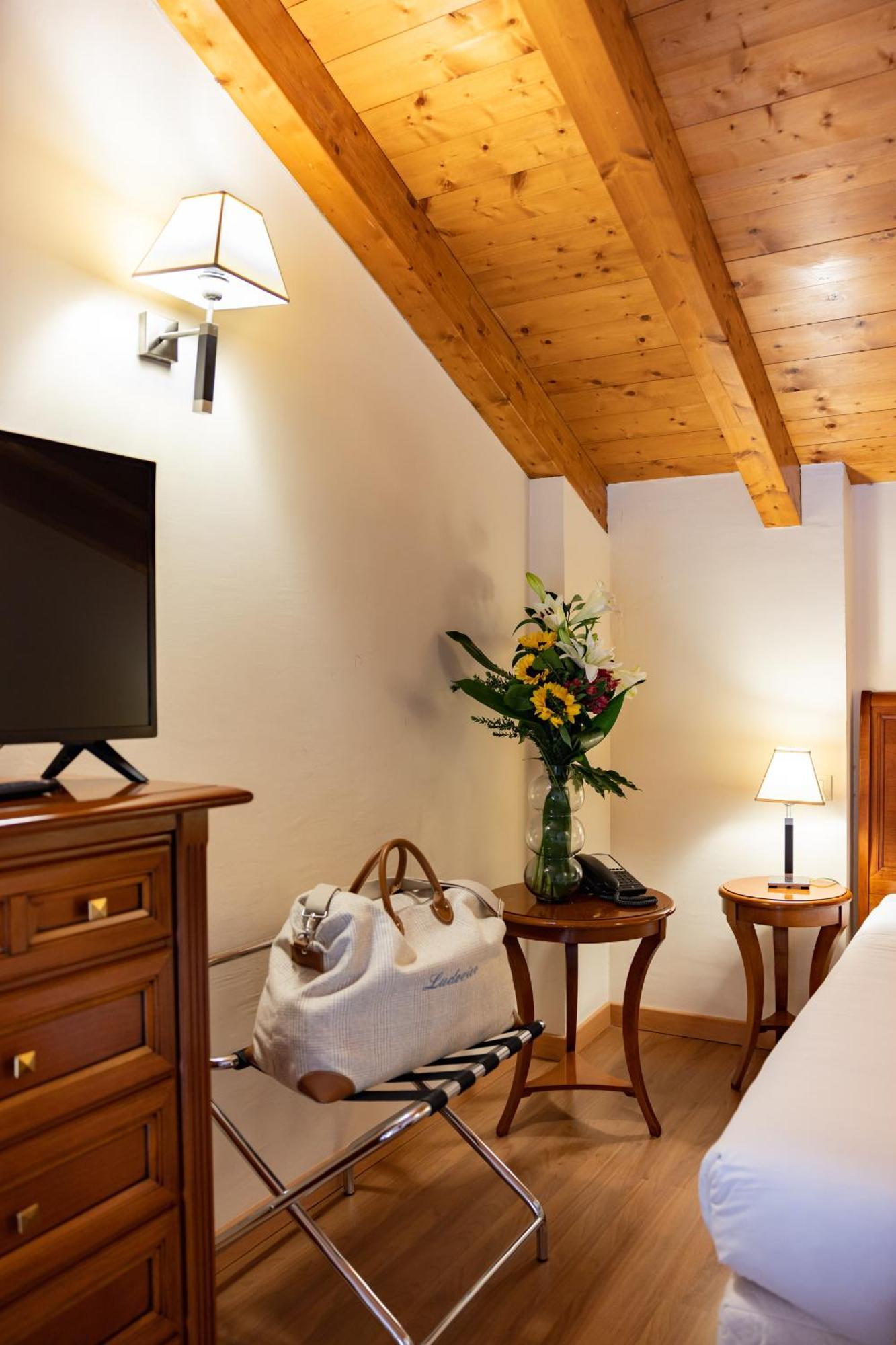 Hotel Venice Resort Airport Tessera Bagian luar foto