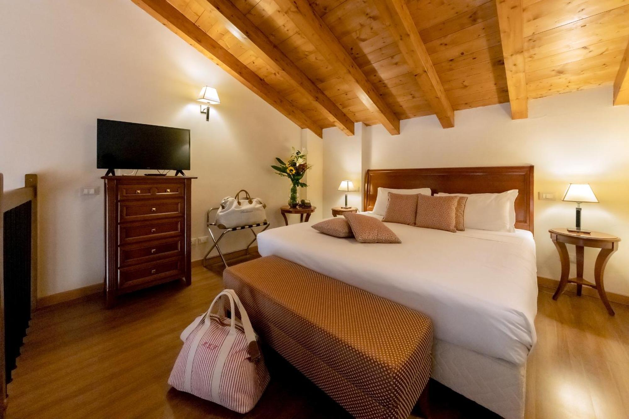 Hotel Venice Resort Airport Tessera Bagian luar foto