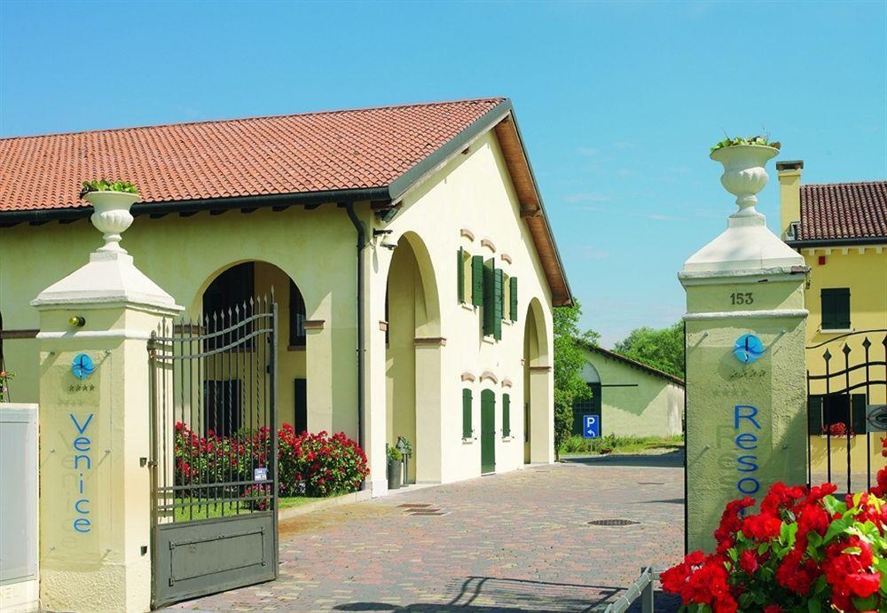 Hotel Venice Resort Airport Tessera Bagian luar foto