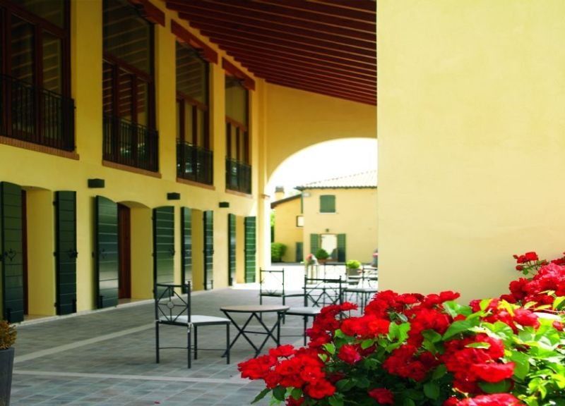 Hotel Venice Resort Airport Tessera Bagian luar foto